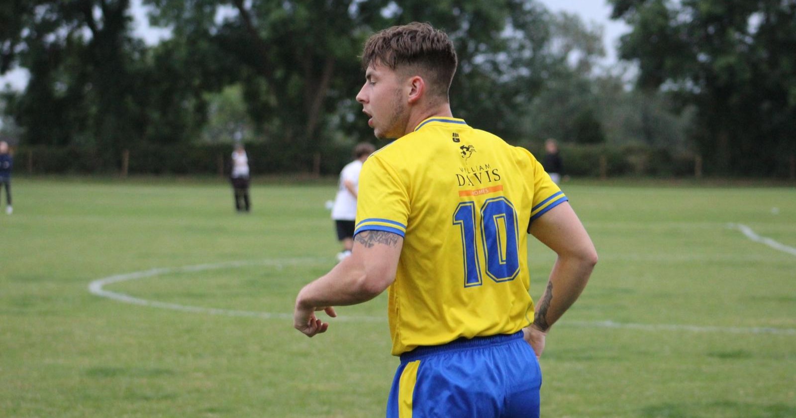 Sutton Bonington FC playing against Loughborough Sudents FC Development